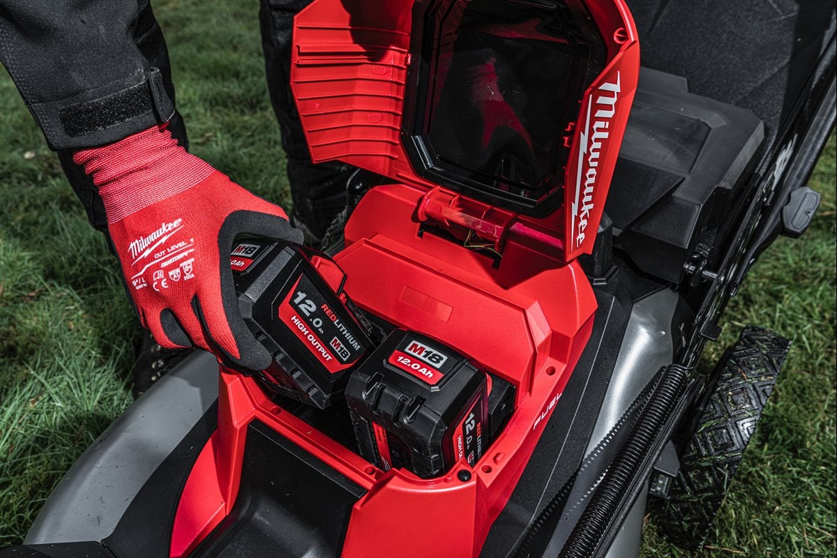 Milwaukee M18 F2LM53-0 pri delu