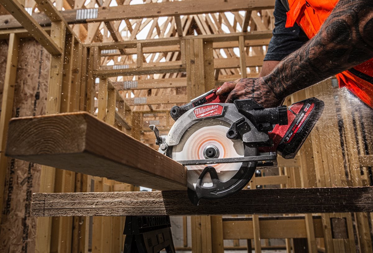 Milwaukee M18 FPP6G3-502B pri delu