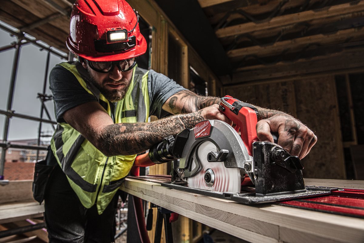 Milwaukee M18 FCS66GR3-0 pri delu
