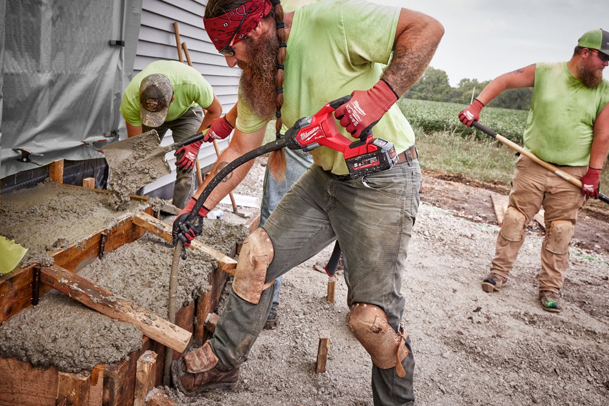 Milwaukee M18 FCVN12-0 pri delu