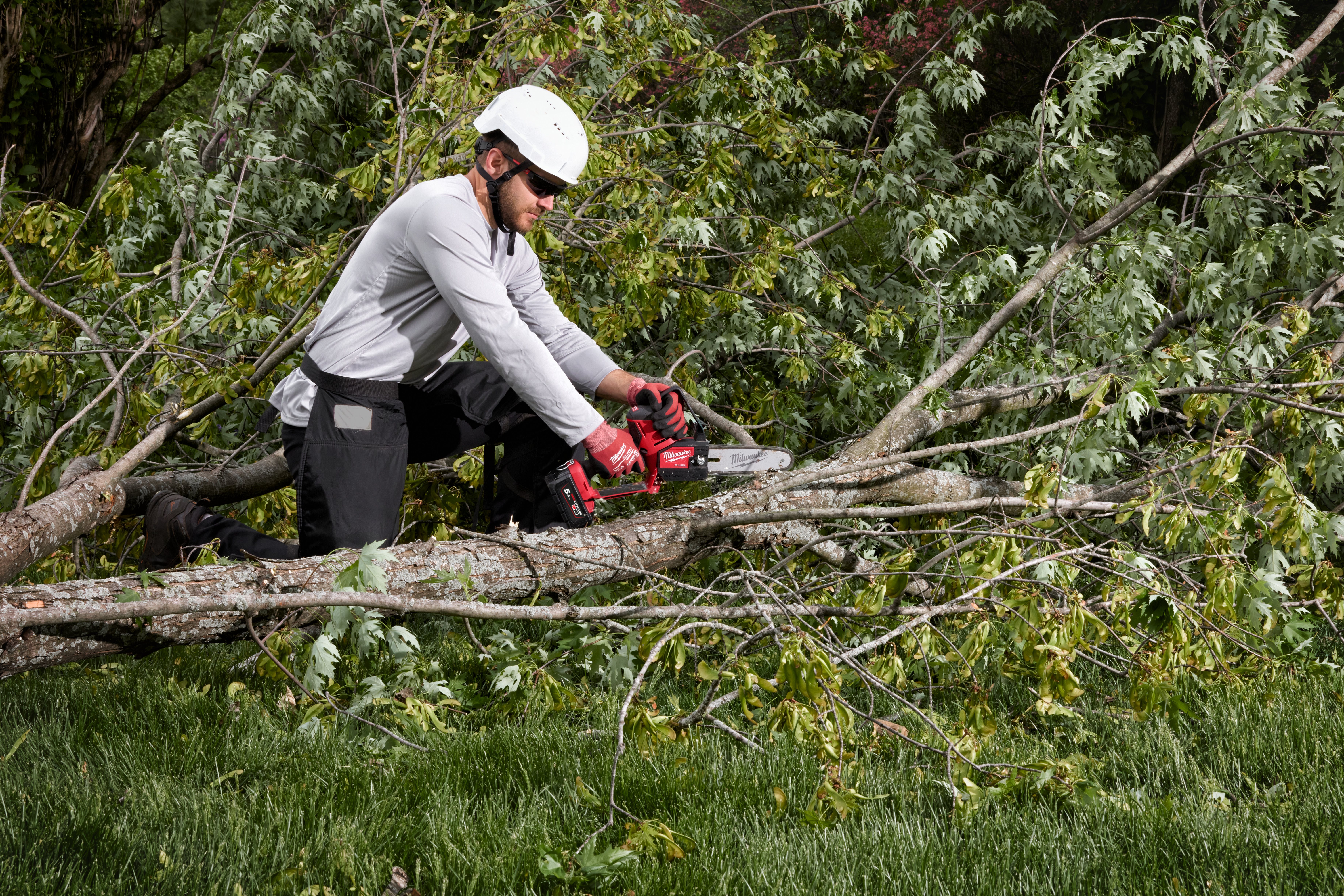 Milwaukee m18 fuel hatchet hotsell