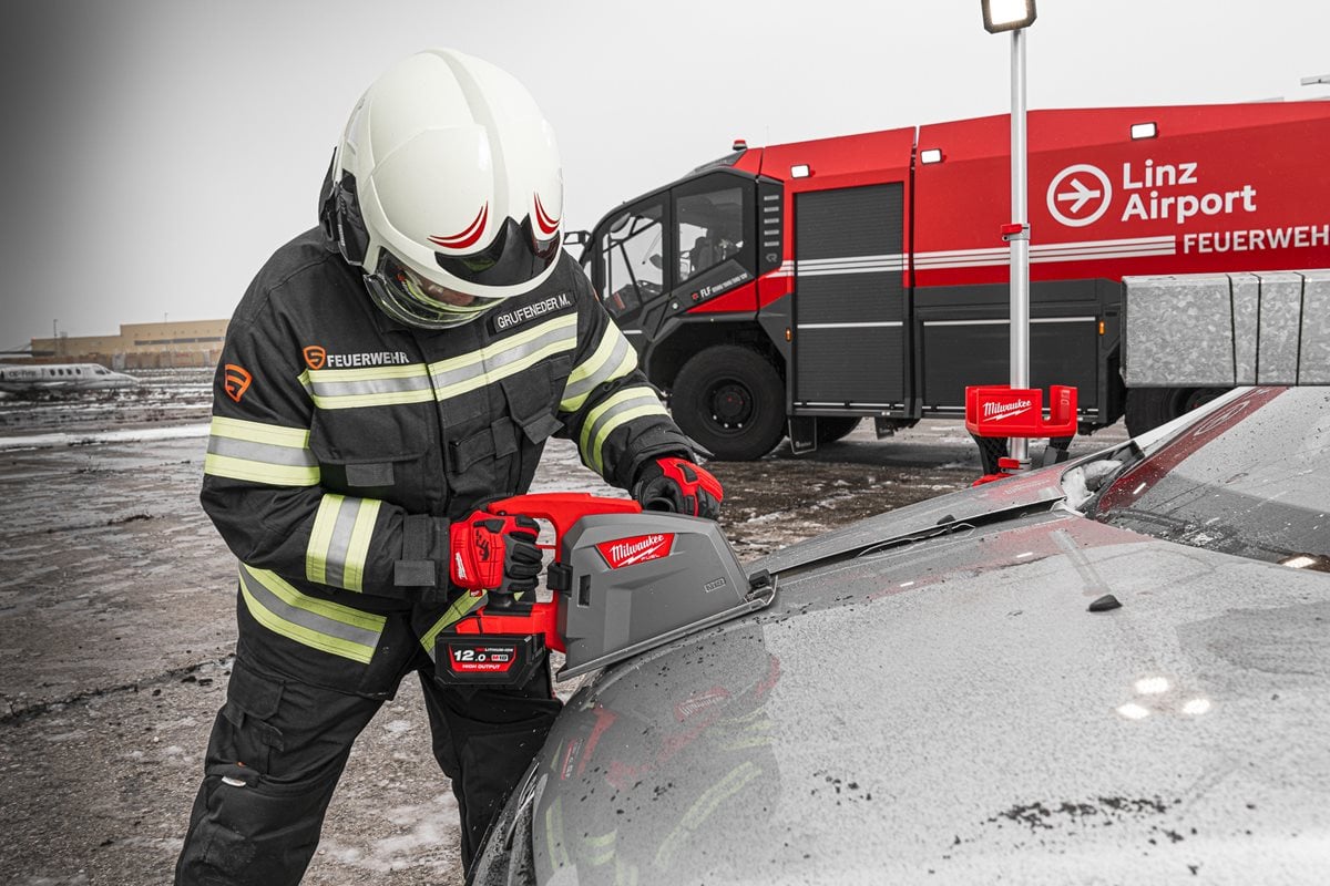 Milwaukee M18 FMCS66-0C pri delu