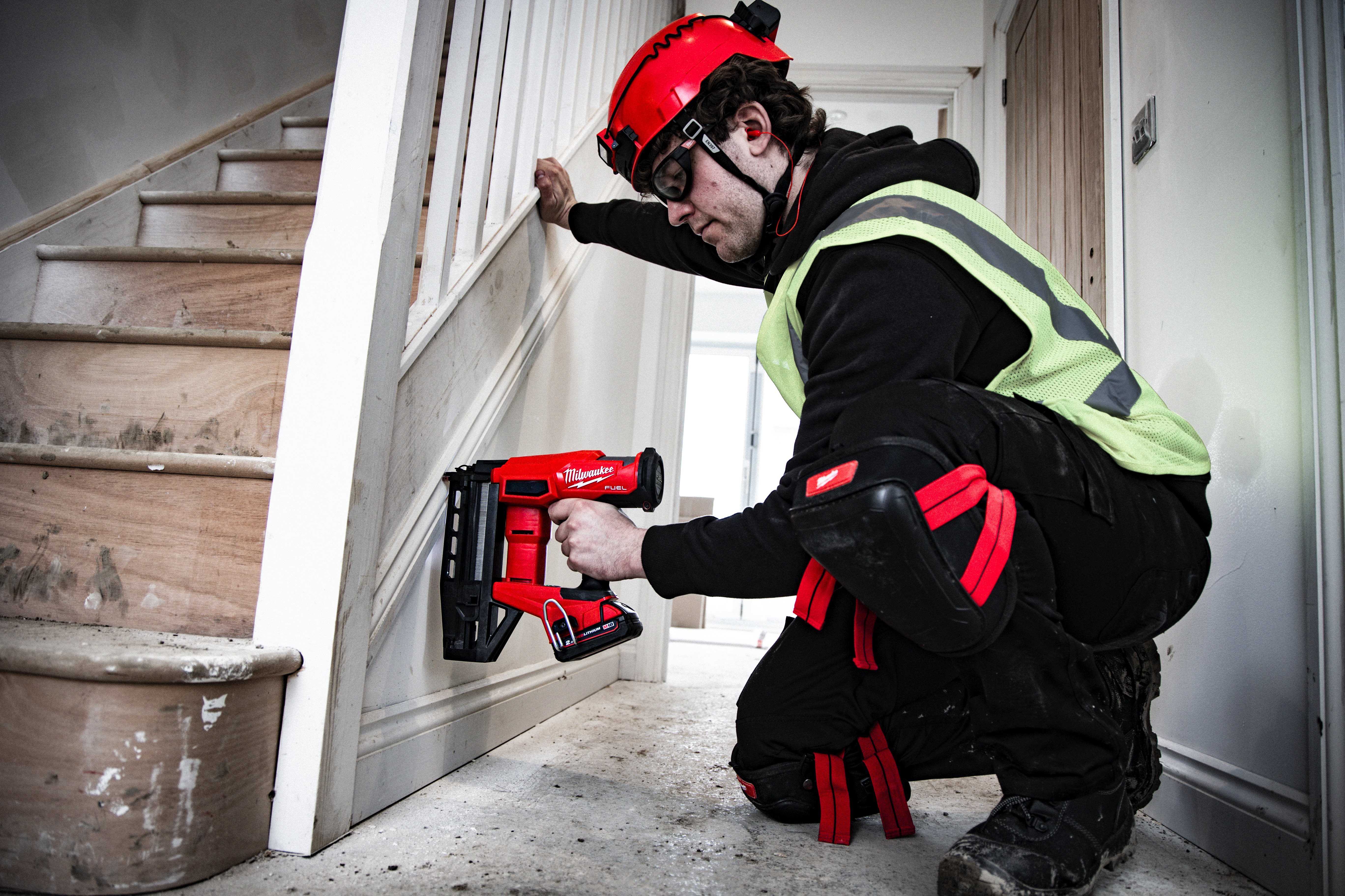 M18 FUEL 16 GA Straight Finish Nailer Cordless Nailers Milwaukee Tool UK