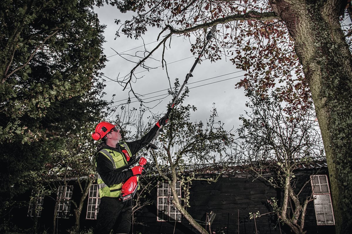 Milwaukee M18 FOPH-CSA pri delu