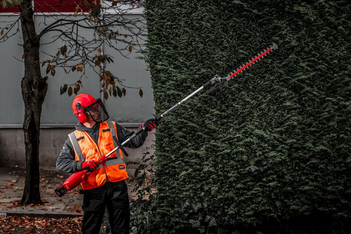Milwaukee M18 FOPH-HTA pri delu