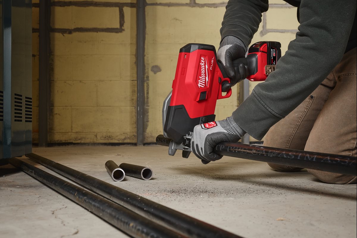 Milwaukee M18 FPCS-502X pri delu