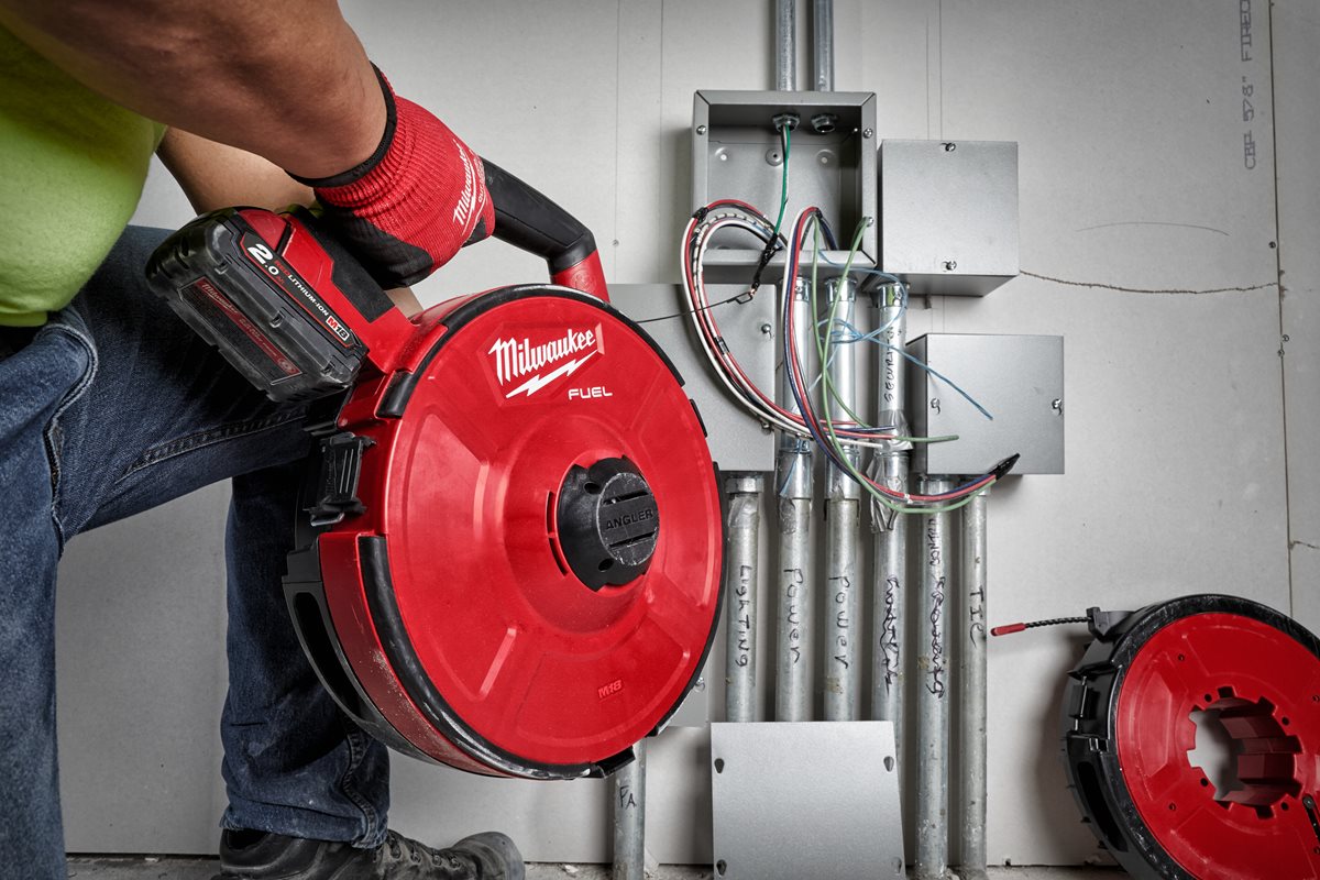 Milwaukee M18 FPFT-0 pri delu