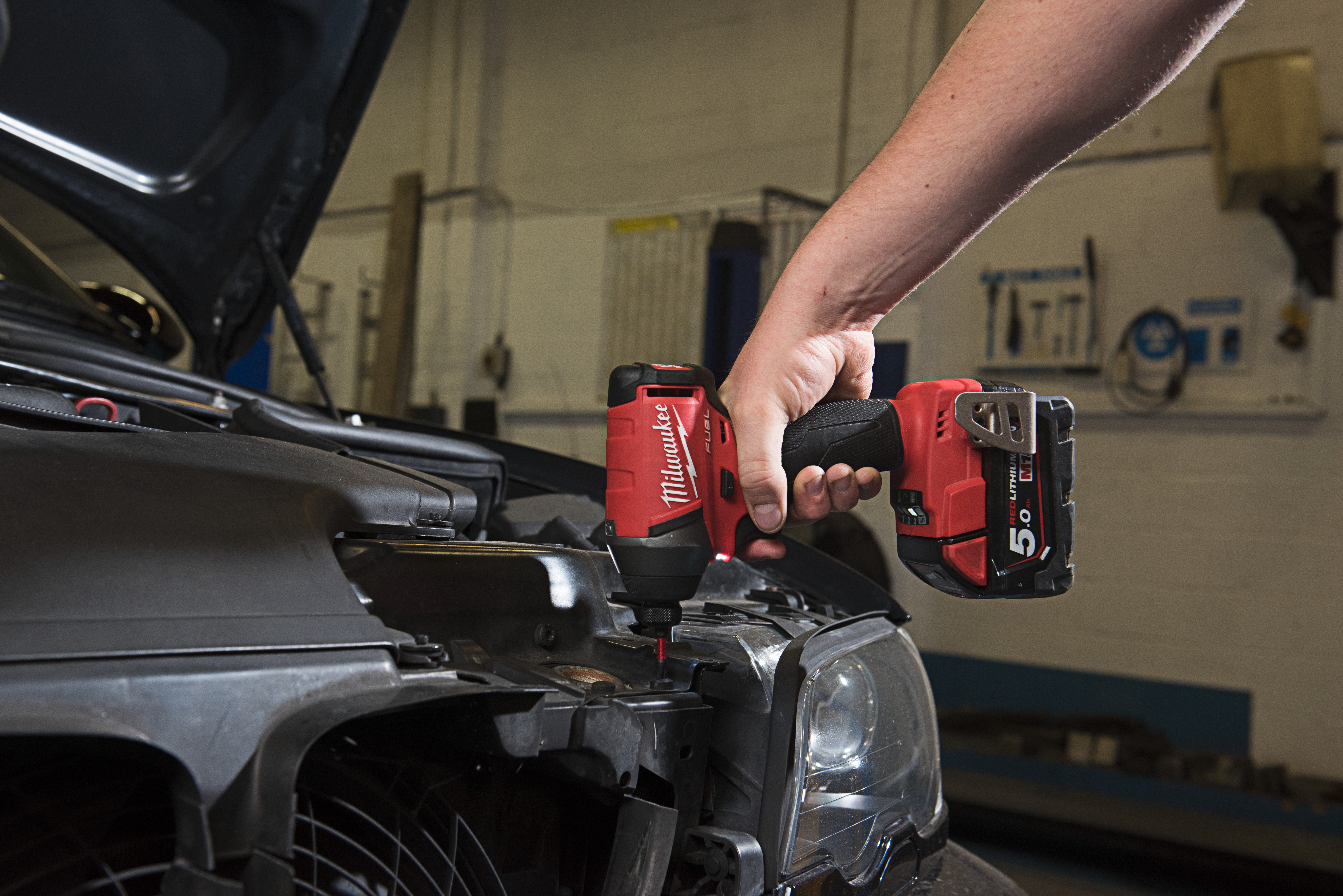 M18 FUEL SURGE Hex Hydraulic Impact Driver Cordless Impact Drivers Milwaukee Tool EU