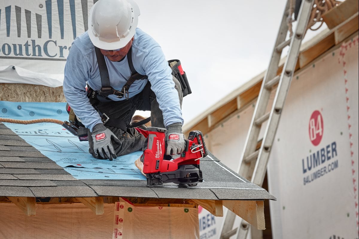 Milwaukee M18 FRCN45-0X pri delu