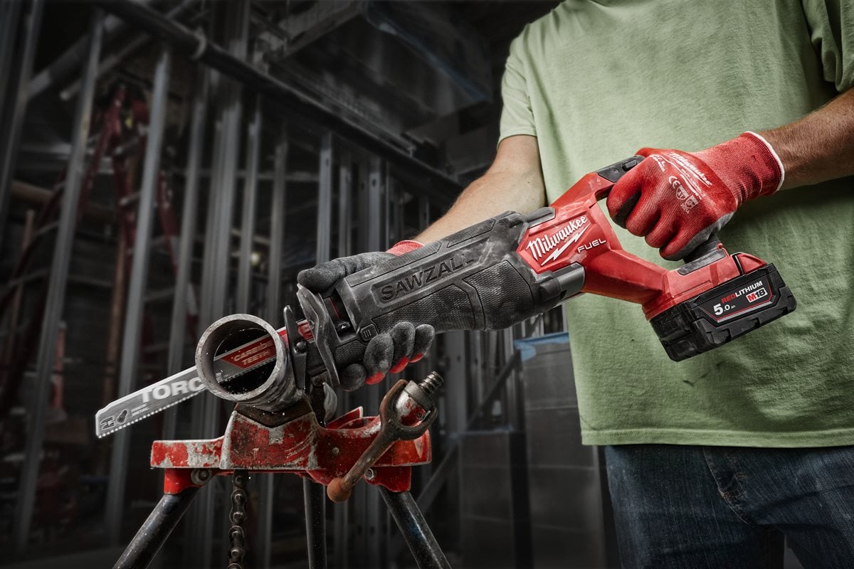 Milwaukee M18 FSZ-0X pri delu