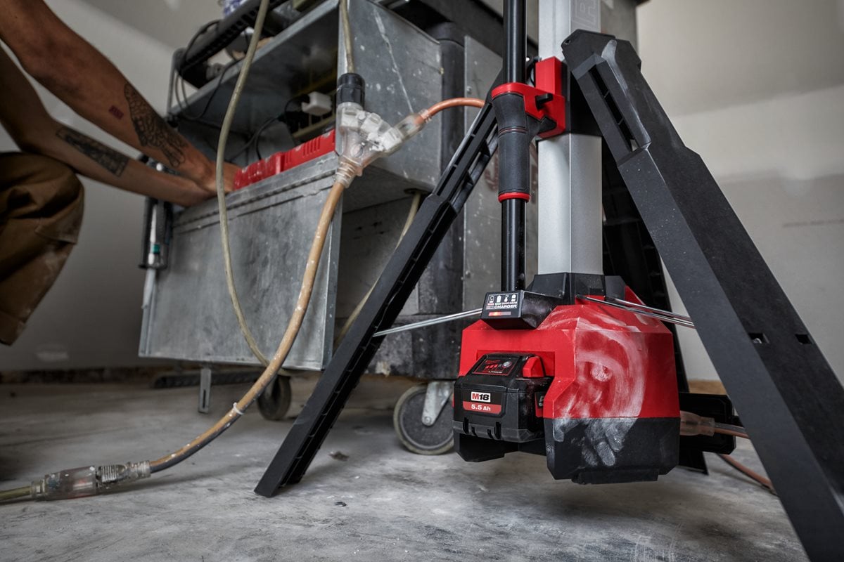 Milwaukee M18 HOSALC-0 pri delu