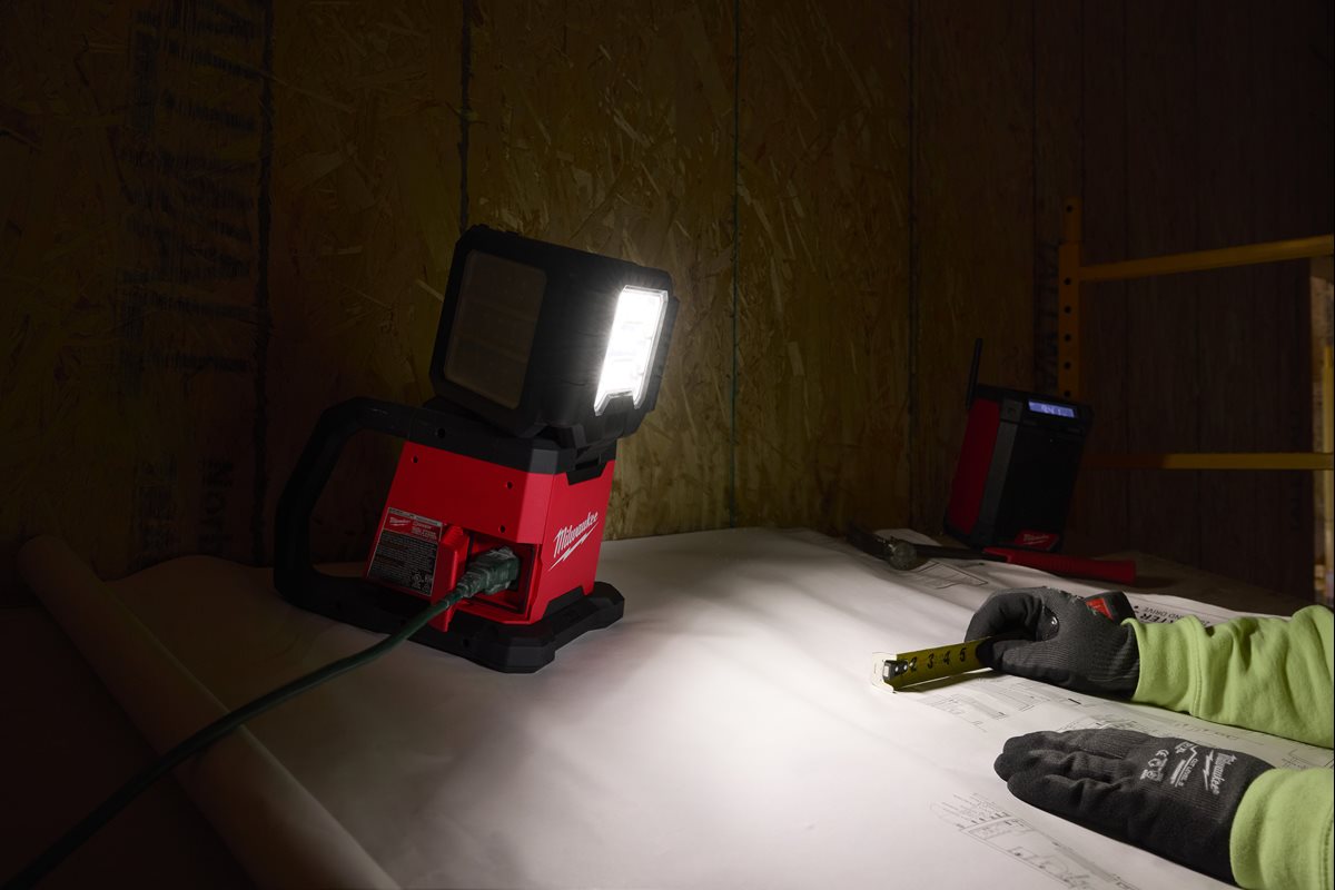 Milwaukee M18 MDTL-0 pri delu