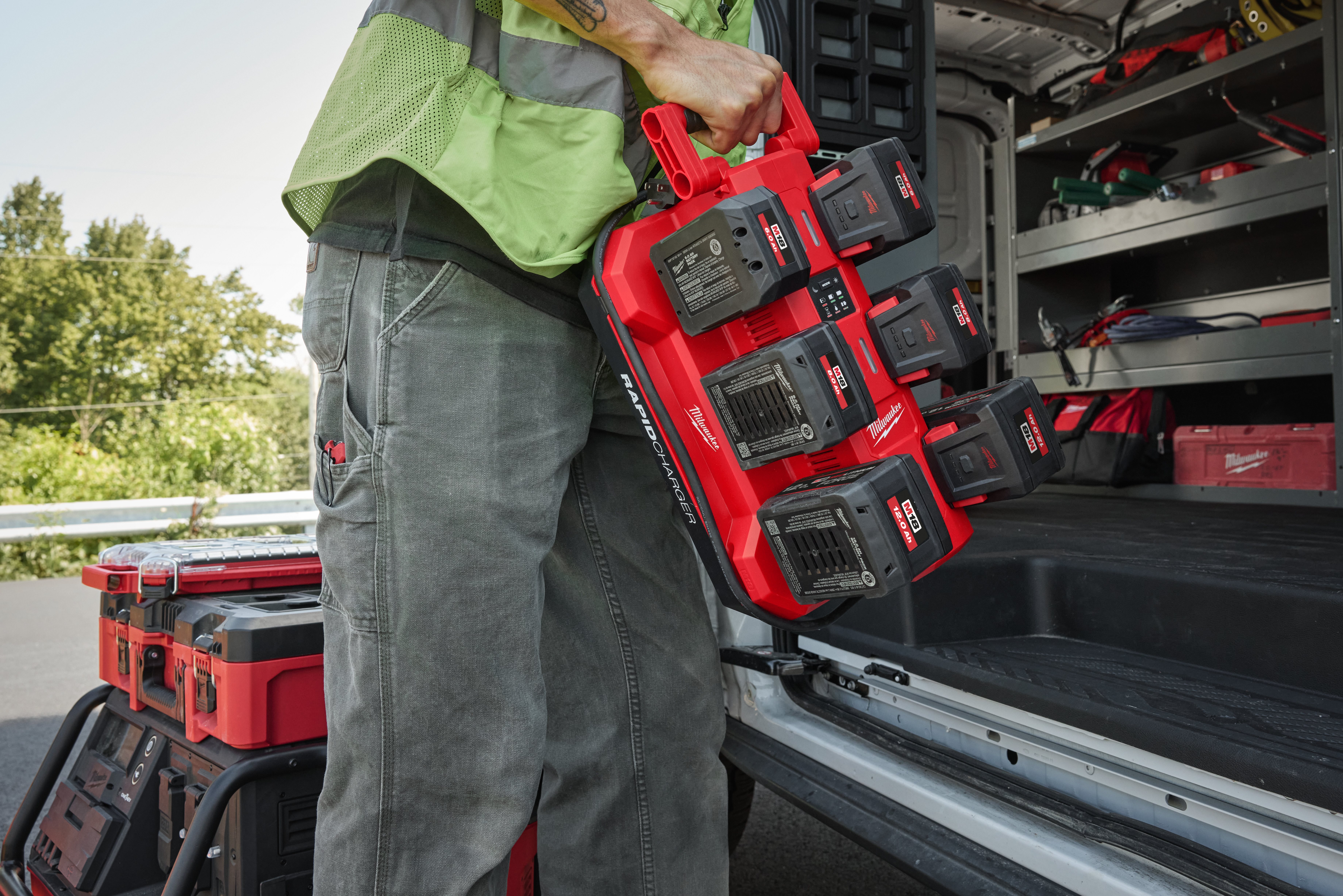 M18™ Mobile PACKOUT™ Six Bay Rapid Charger | PACKOUT™ Power M18™ Mobile PACKOUT™ Six Bay Rapid Charger | PACKOUT™ Power