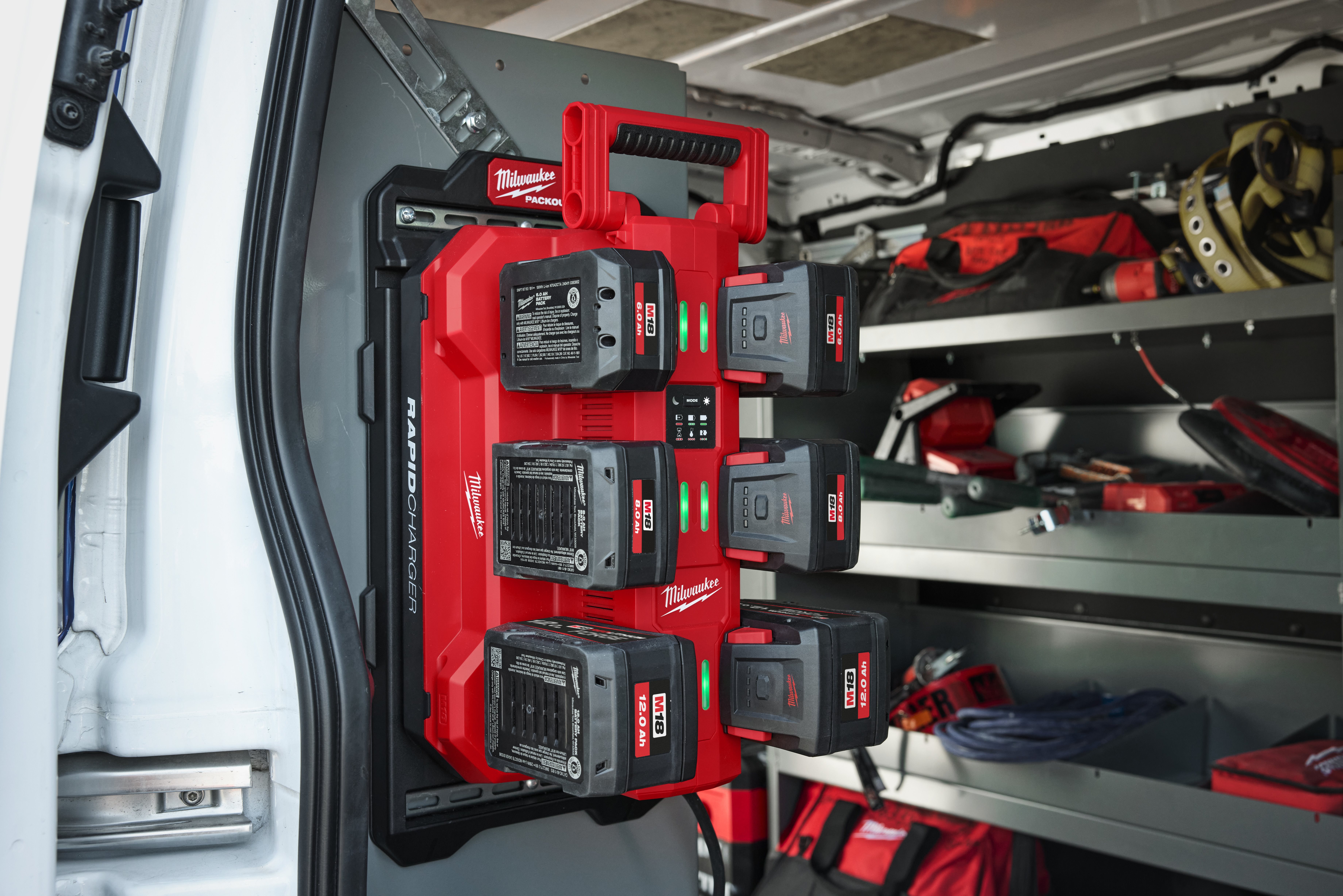 M18™ Mobile PACKOUT™ Six Bay Rapid Charger | PACKOUT™ Power M18™ Mobile PACKOUT™ Six Bay Rapid Charger | PACKOUT™ Power