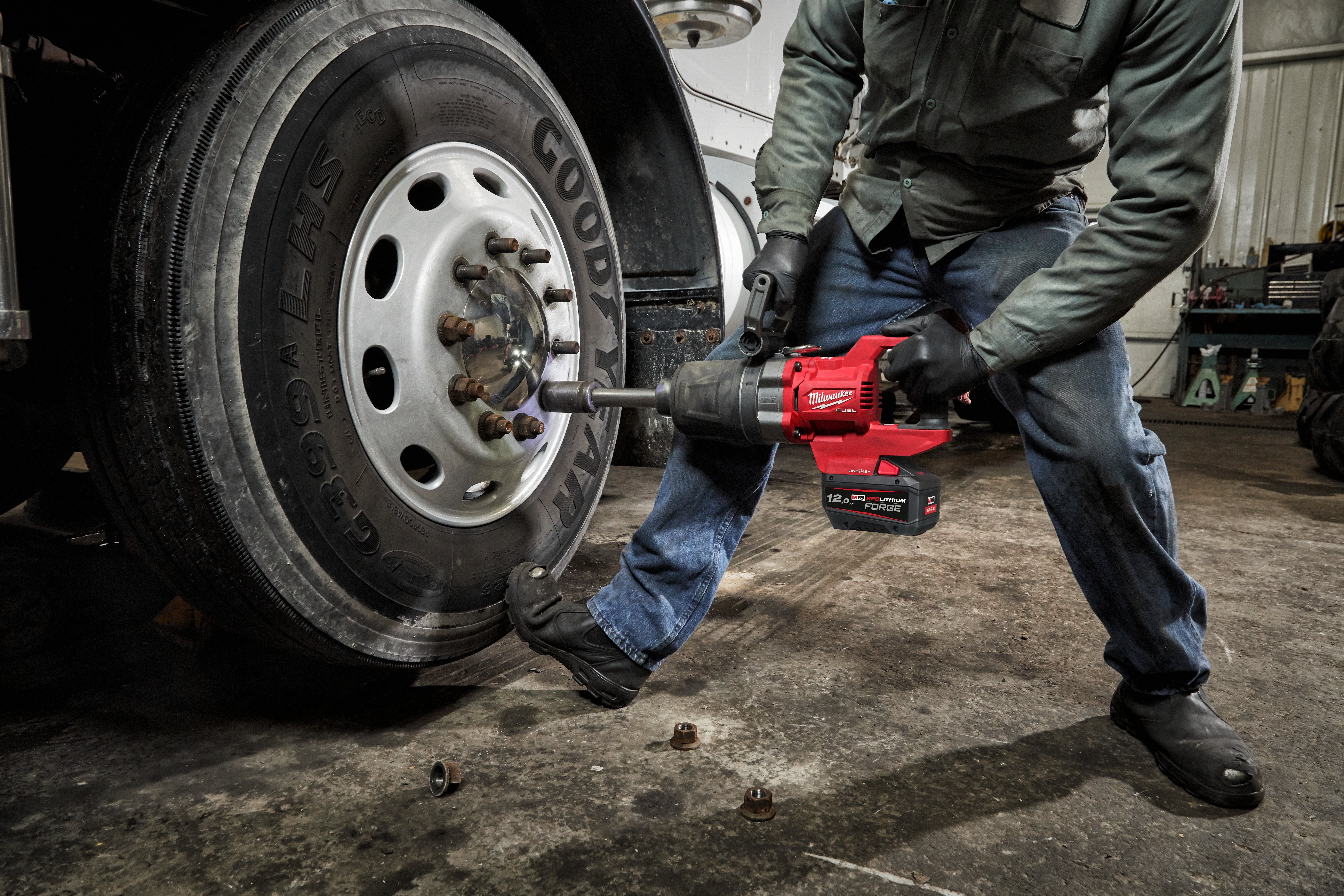 Milwaukee M18 Fuel 1-Inch High Torque D-Handle Cordless Impact Wrench (Tool Only) - ONEFHIWF1D