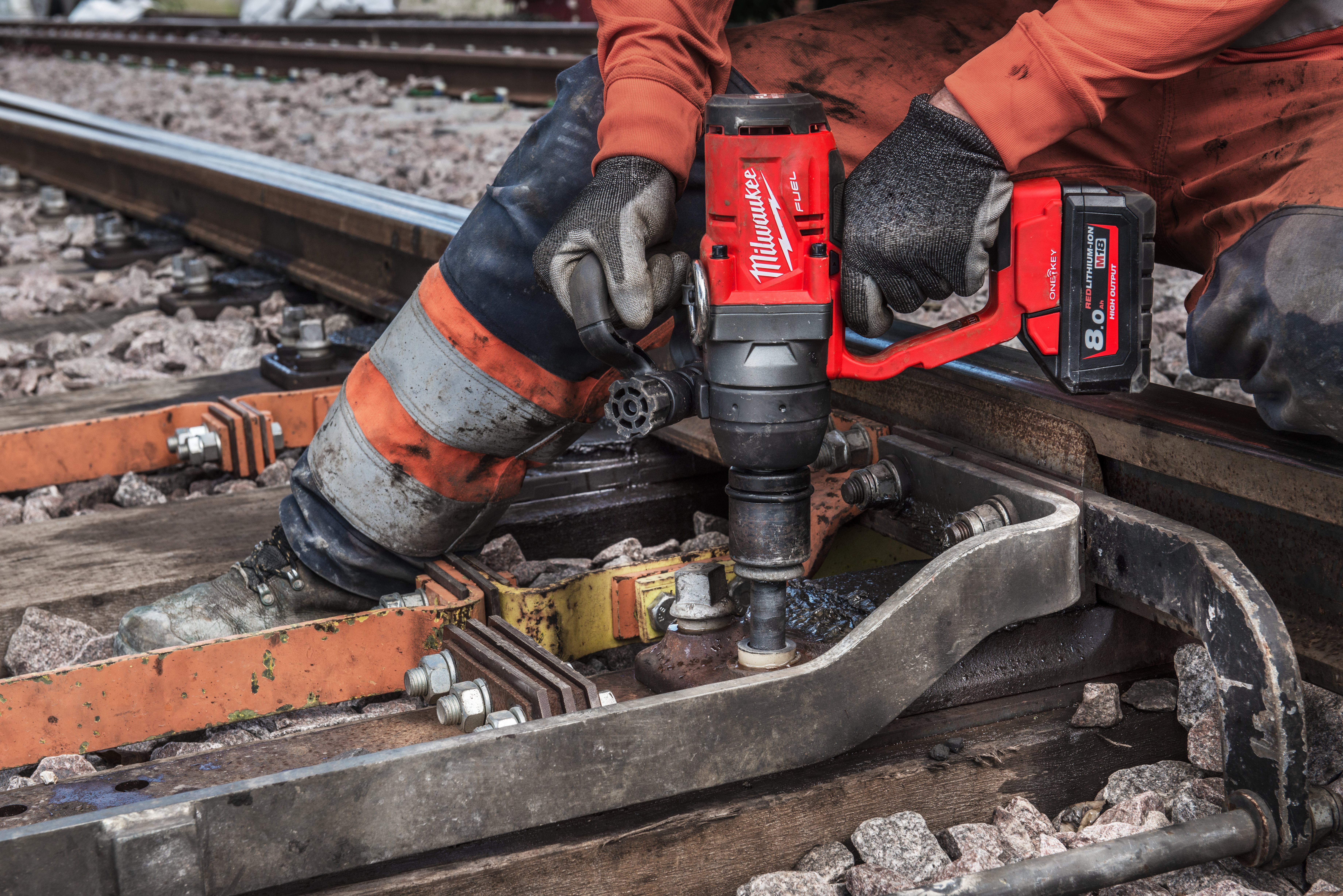 M18 FUEL™ ONE-KEY™ 1″ High Torque Impact Wrench With Friction Ring