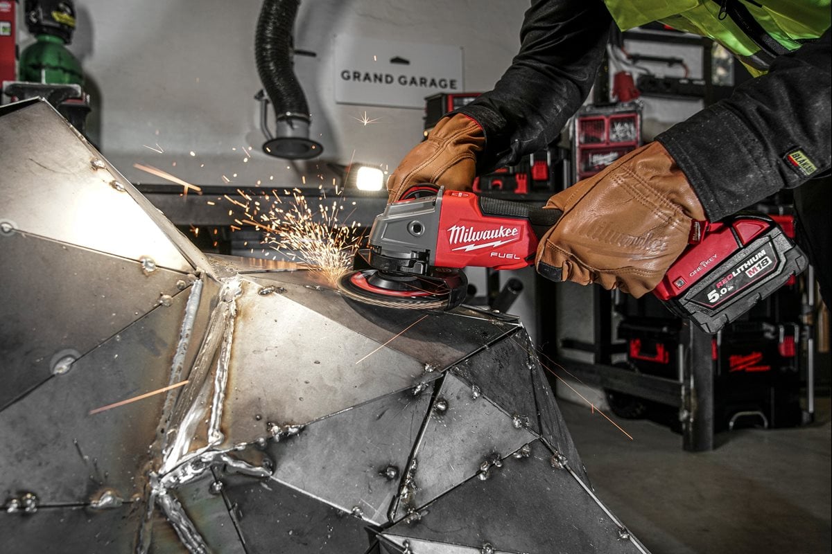 Milwaukee M18 ONEFSAG-125 XPDB-502X ONE-KEY 125 milimetrski kotni brusilnik