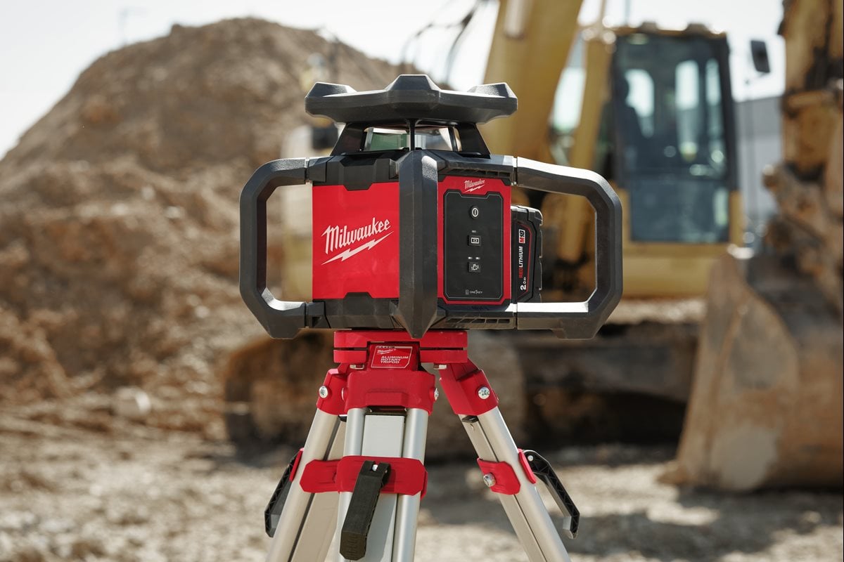 Milwaukee M18 RLOH600-201C pri delu
