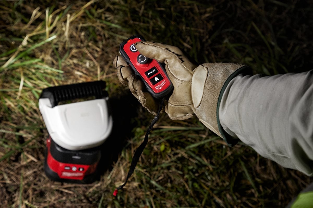 Milwaukee M18 URSL-0 pri delu