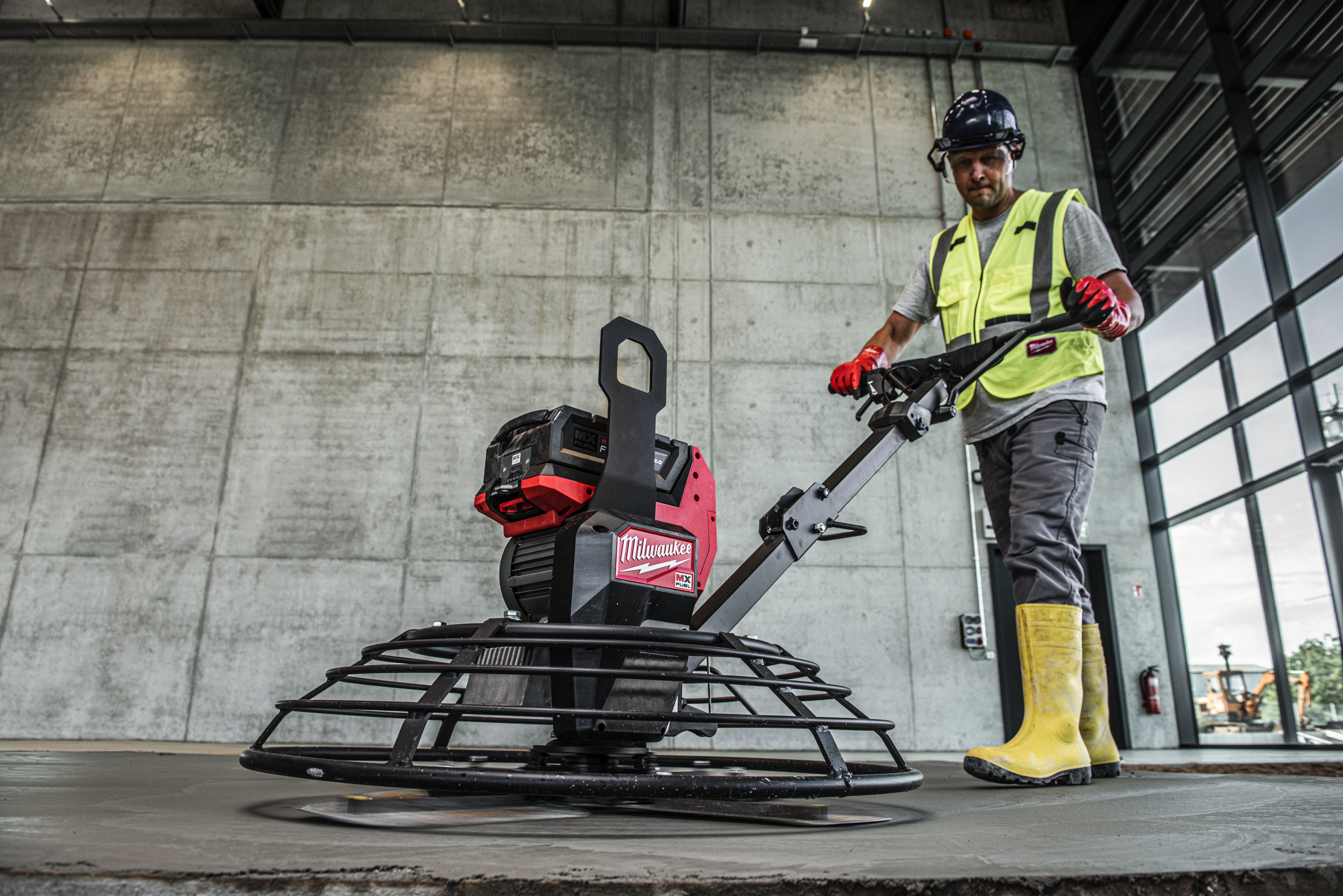 MX FUEL™ 900 Mm Walk Behind Power Trowel | Screeds | Milwaukee Tool EU