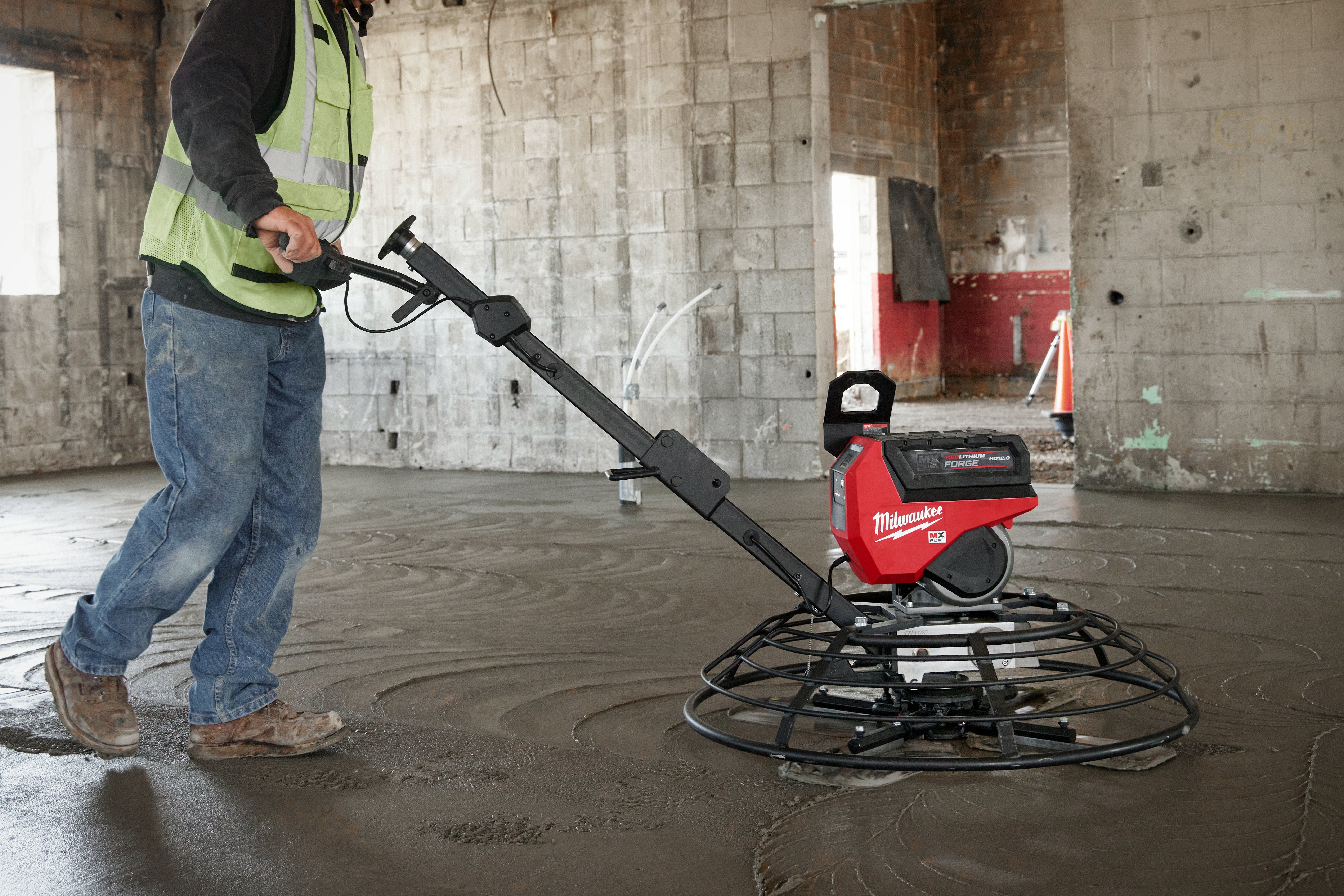 MX FUEL™ 900 Mm Walk Behind Power Trowel | Screeds | Milwaukee Tool EU